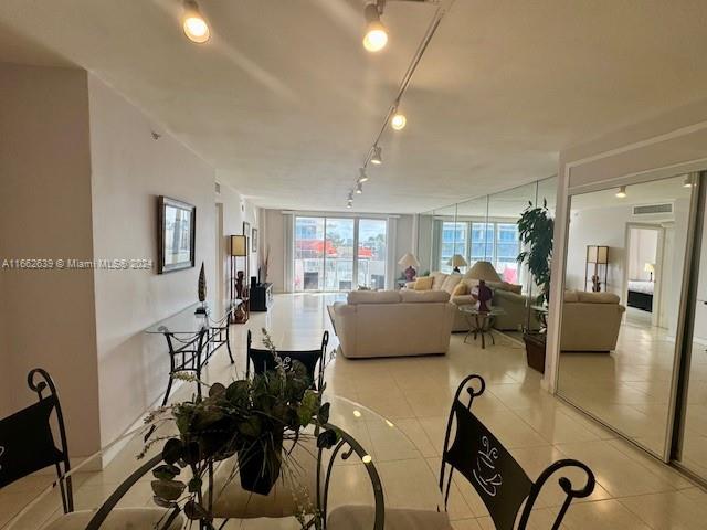 CARLISLE ON THE OCEAN CON - Residential