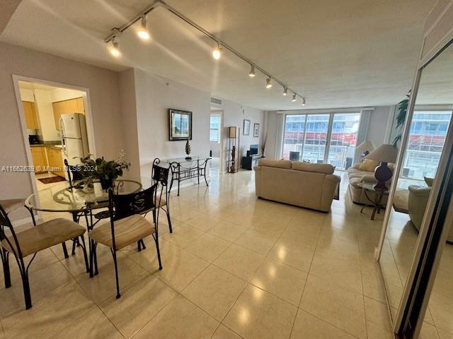 CARLISLE ON THE OCEAN CON - Residential