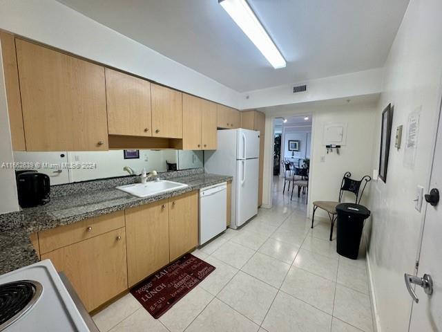 CARLISLE ON THE OCEAN CON - Residential