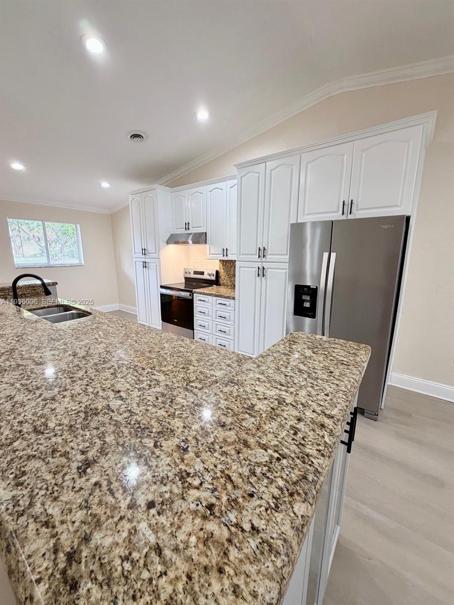 LA PLACIDA SECTION 2 COND - Residential