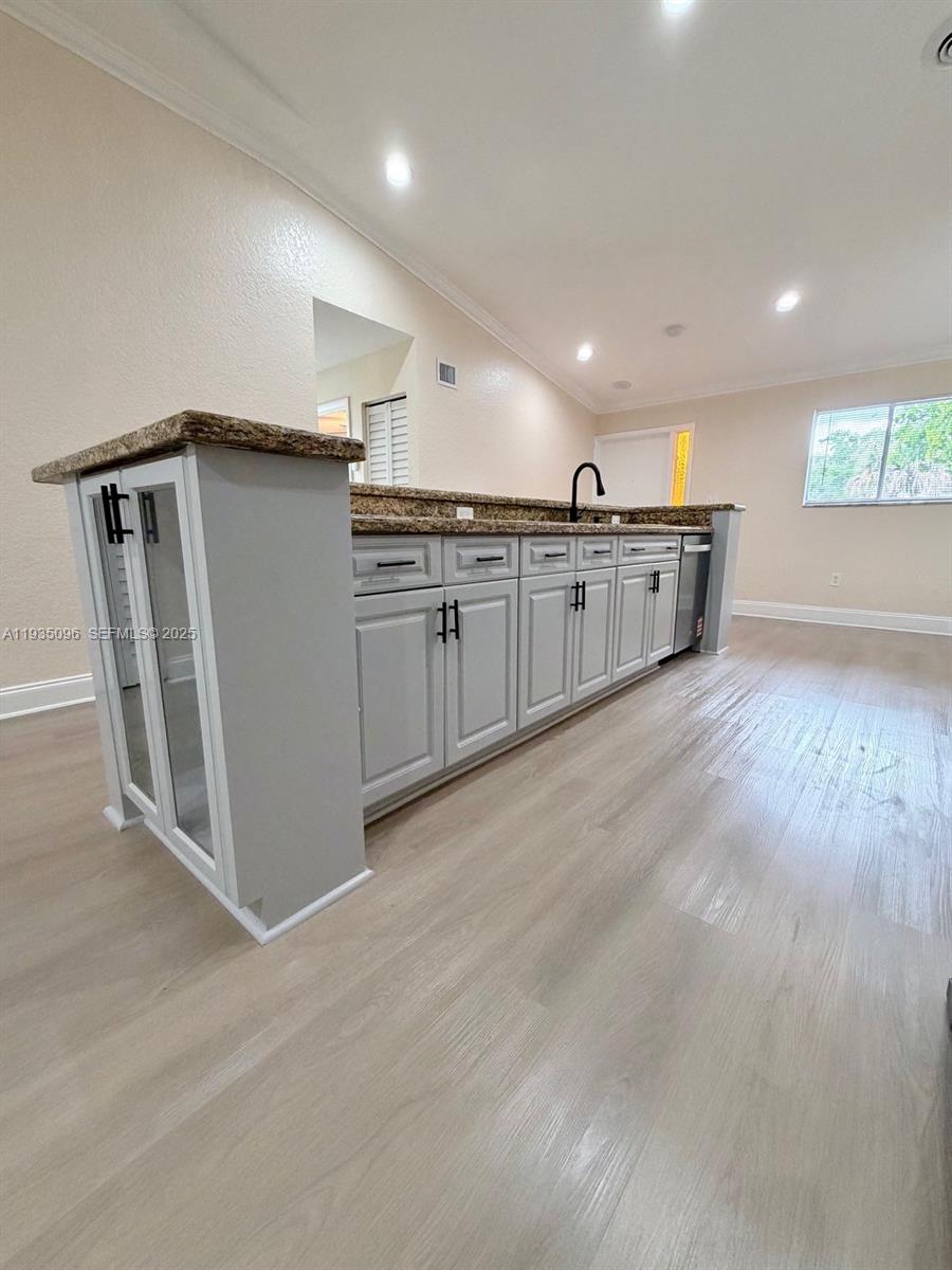 LA PLACIDA SECTION 2 COND - Residential