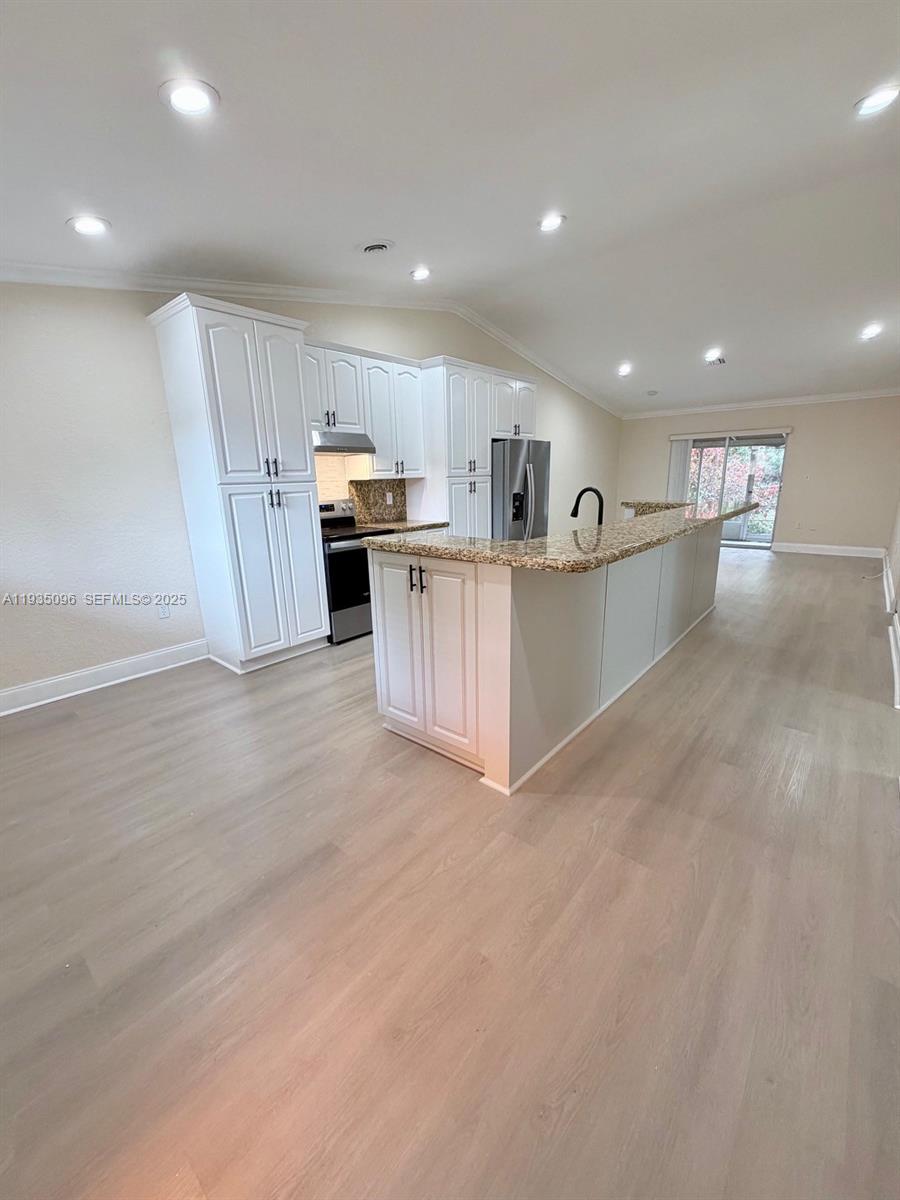 LA PLACIDA SECTION 2 COND - Residential