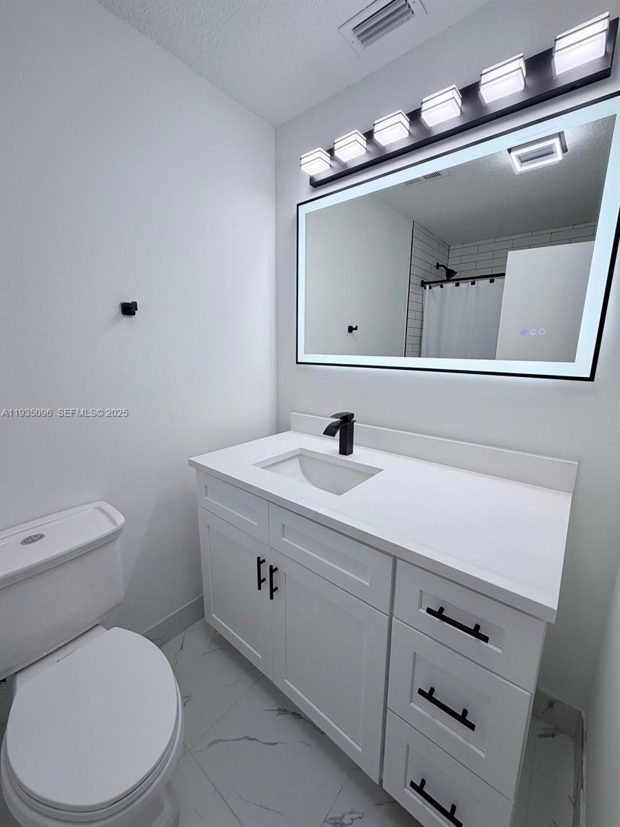 LA PLACIDA SECTION 2 COND - Residential