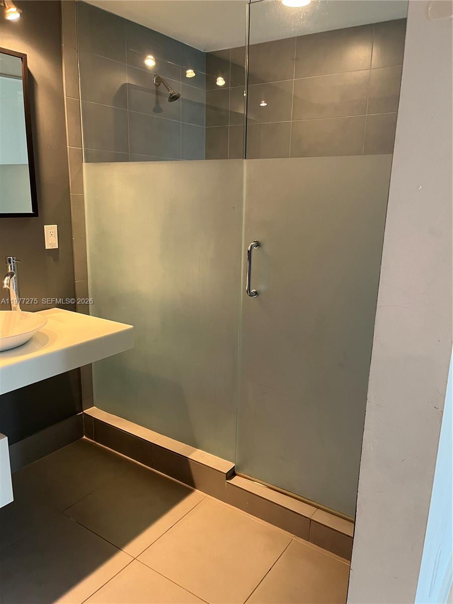 MINT CONDO - Residential Lease