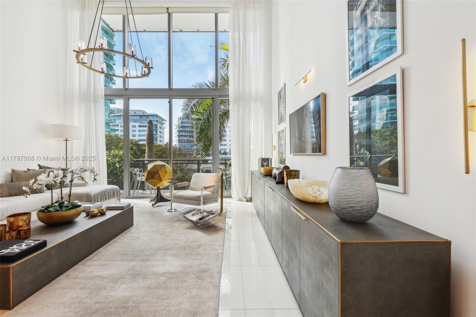 6000 Collins Ave 304
