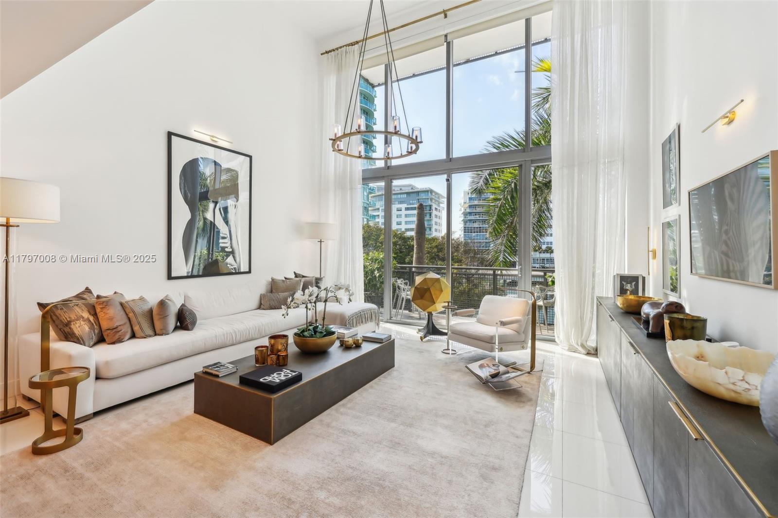 6000 Collins Ave 304
