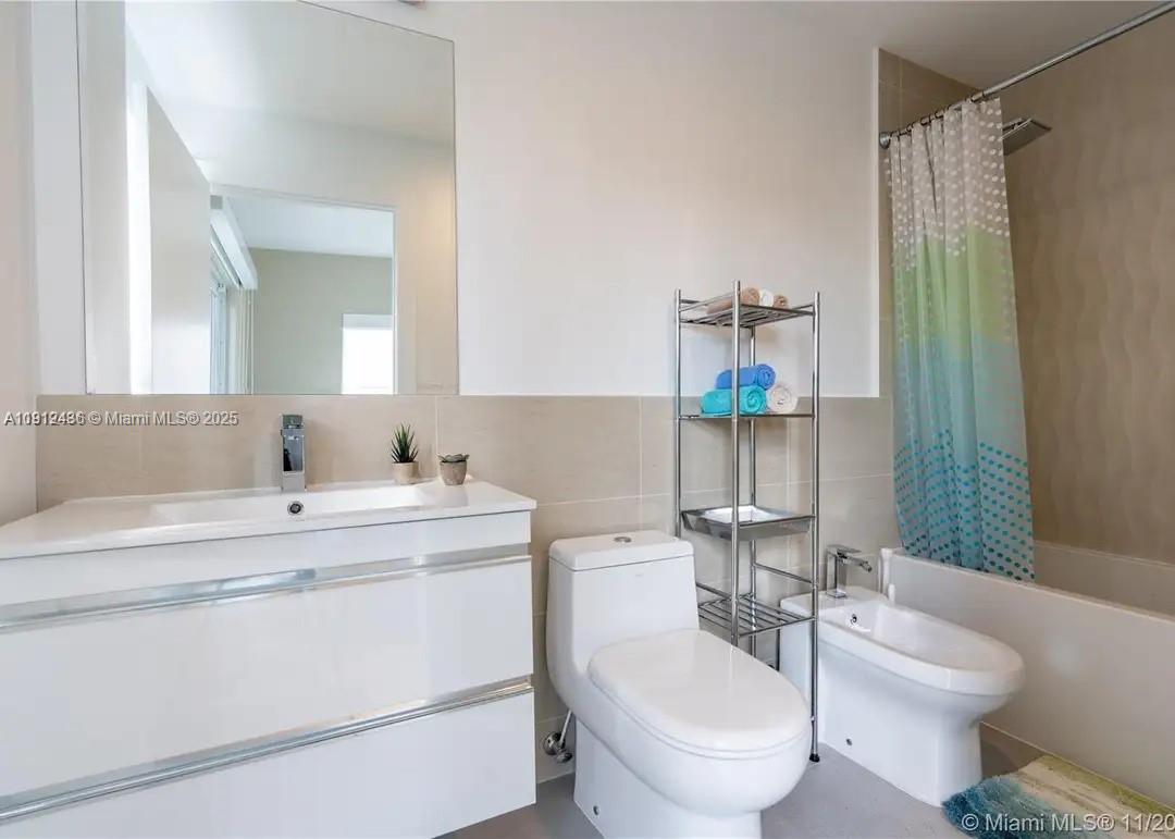 D GEMS CONDO - Residential Lease