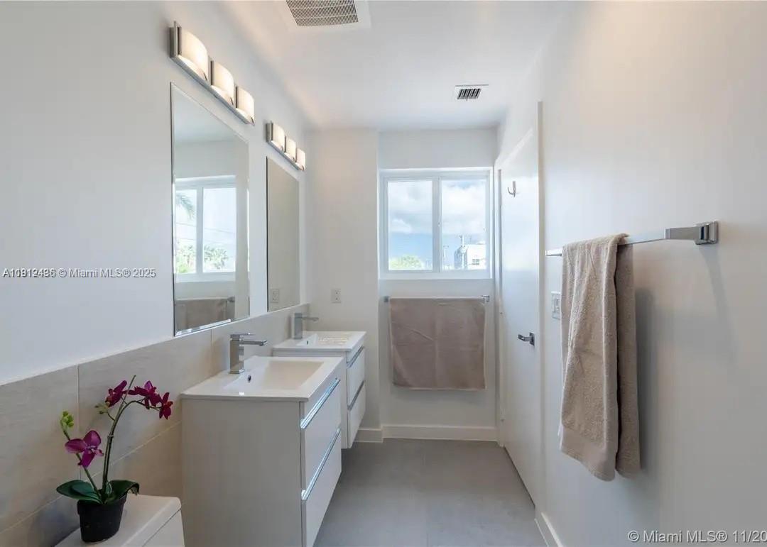 D GEMS CONDO - Residential Lease