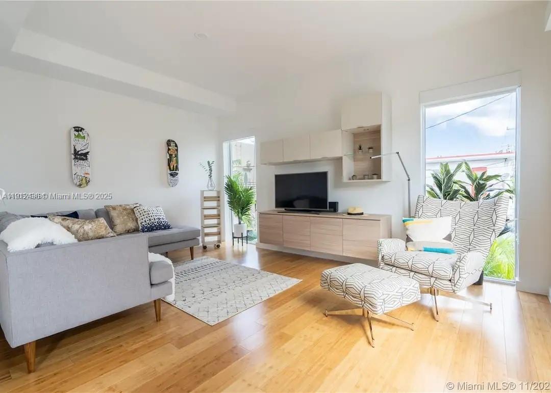 D GEMS CONDO - Residential Lease