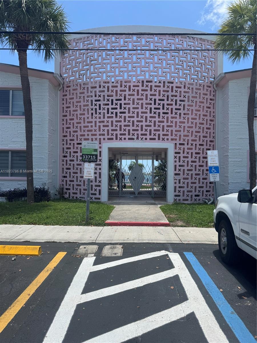 7921 East Dr 8, North Bay Village, Miami-Dade County, Florida - 1 Bedrooms  
1 Bathrooms - 