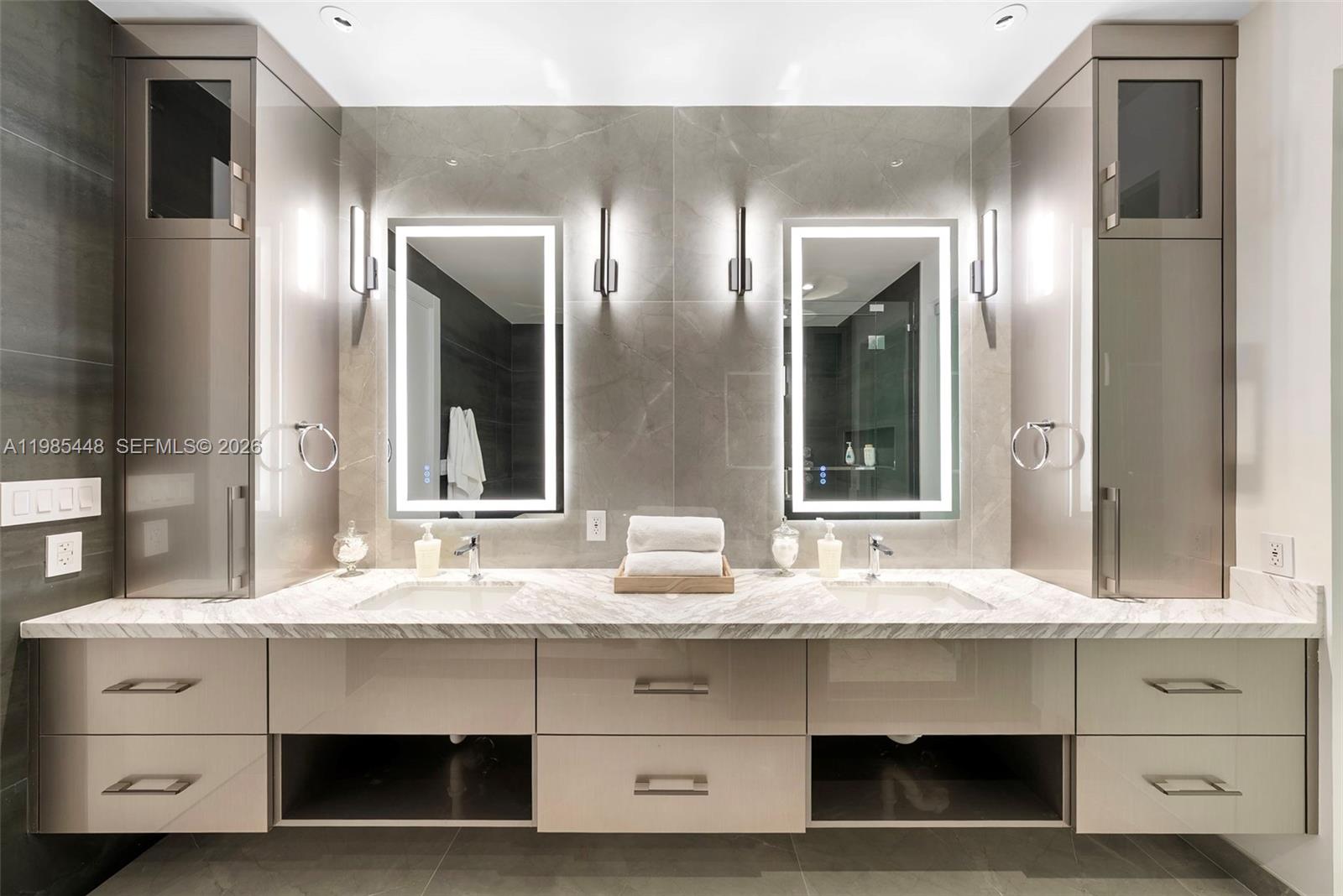 GROVENOR HOUSE CONDO - Residential