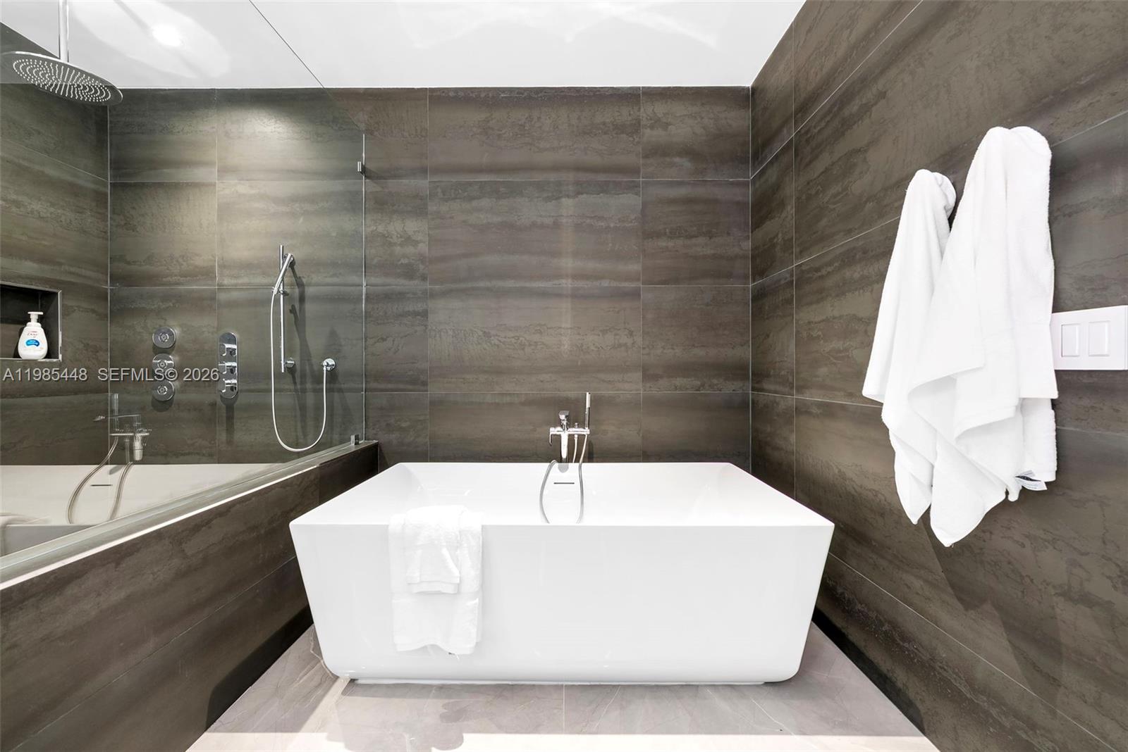 GROVENOR HOUSE CONDO - Residential