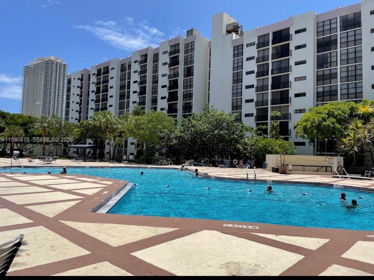 PLAZA OF AMERICAS CONDO P - Residential