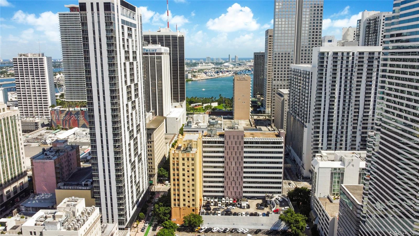 CENTRO CONDO - Residential Lease