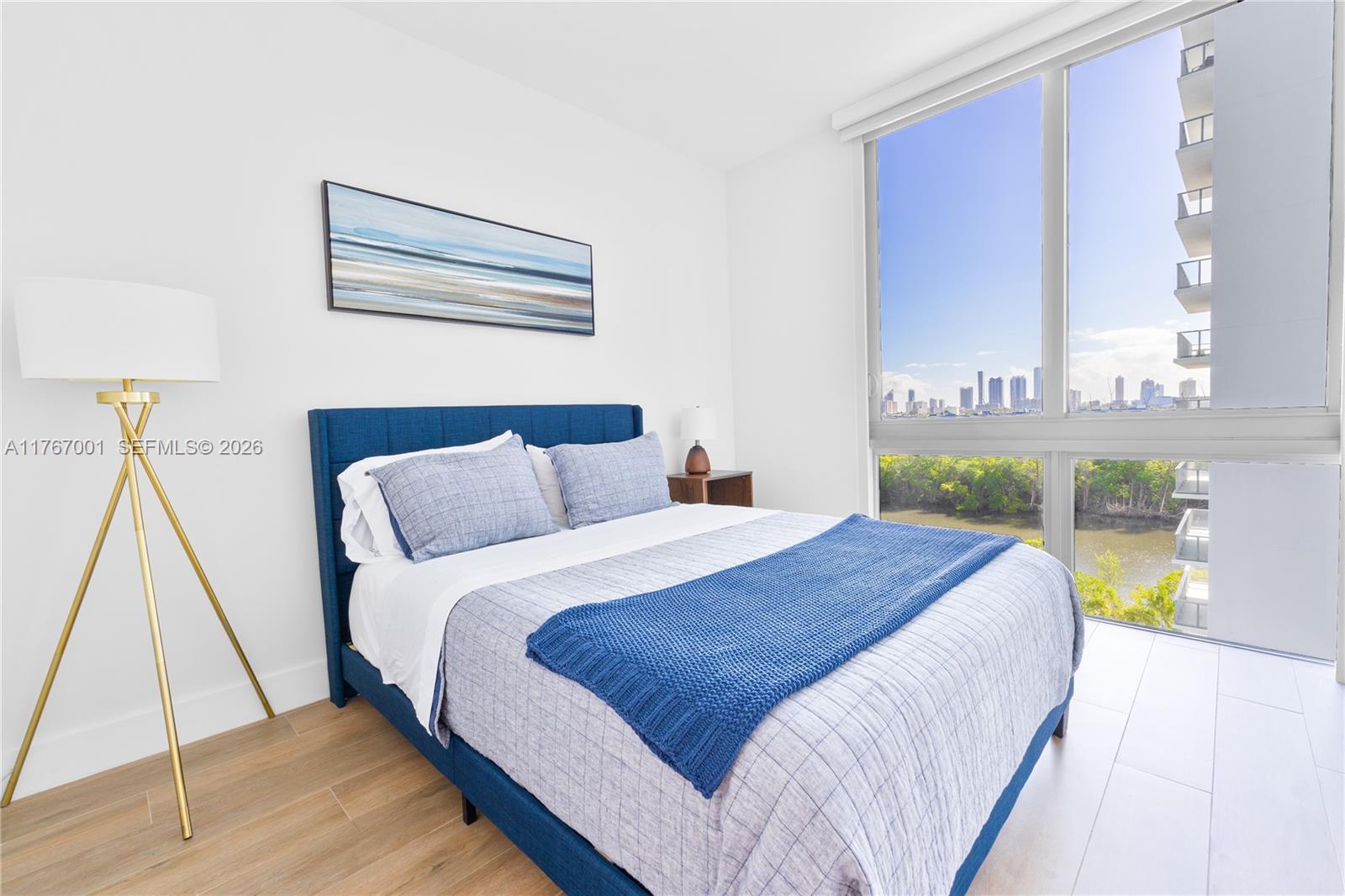 THE HARBOUR NORTH CONDO - Residential