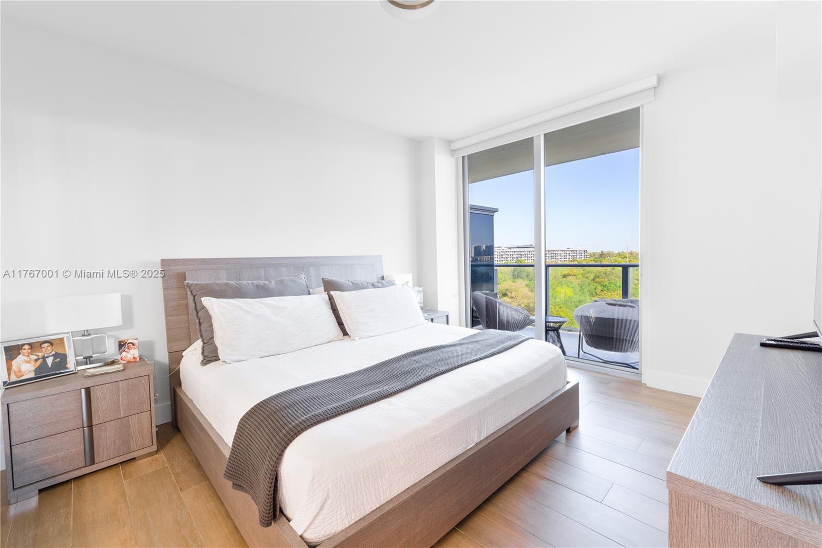 THE HARBOUR NORTH CONDO - Residential