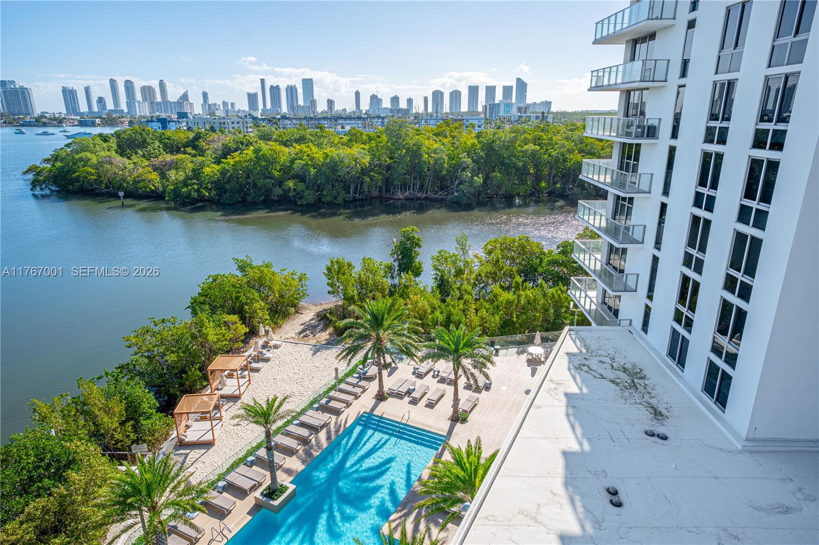 THE HARBOUR NORTH CONDO - Residential