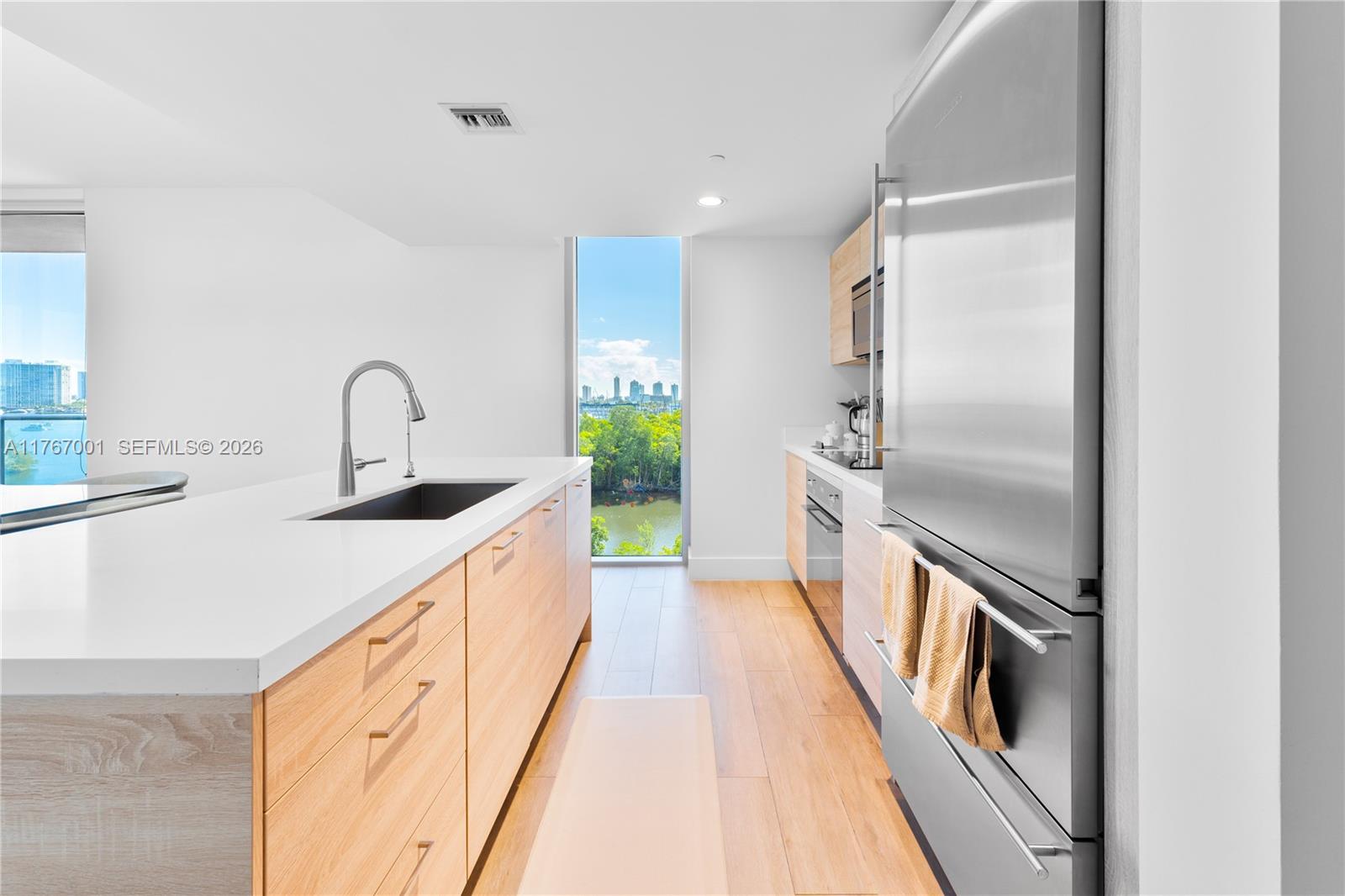 THE HARBOUR NORTH CONDO - Residential