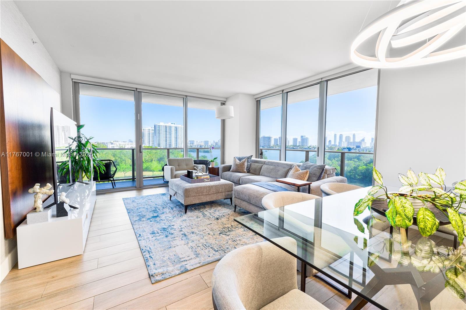 16385 Biscayne Blvd 707, North Miami Beach, Miami-Dade County, Florida - 3 Bedrooms  
3 Bathrooms - 