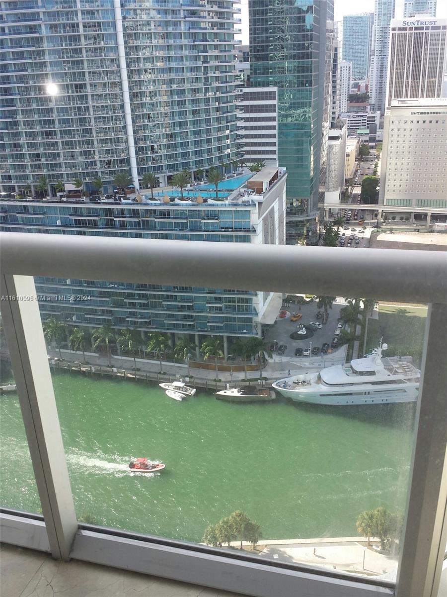 The building is under painting outside, with Furnished Studio marble floors. and Icon Brickell is an urban utopia. a waterfront city within a city. Art masquerading as architecture. Life & leisure together as one. Welcome to the iconic life/Miami style. Designed by renowned architecture firm Arquitectonica, Icon Brickell is a 50-story steel & glass monument to an urban renaissance on ten acres of Biscayne Bay waterfront – a luminescent icon of design triumph against the sparkling backdrop of the downtown skyline. From towering Easter Island-inspired Moai figures to whimsical chandeliers to a chess room that’s straight out of Alice in Wonderland, Icon Brickell is a journey into the mind of one of the world’s most influential designers.