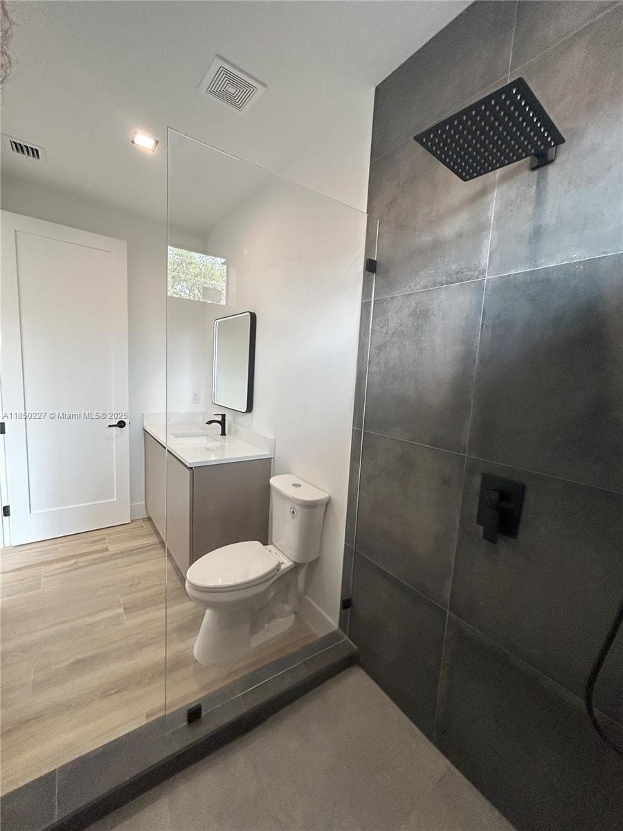 LIBERIA - Residential