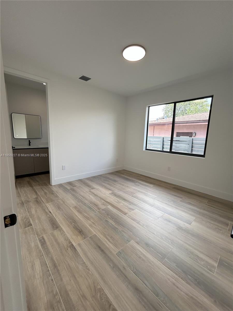 LIBERIA - Residential