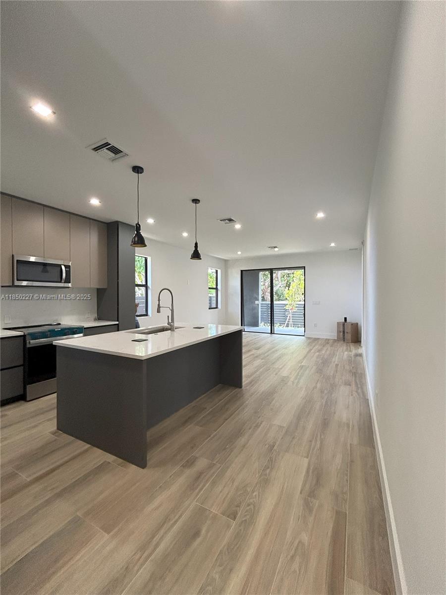 LIBERIA - Residential