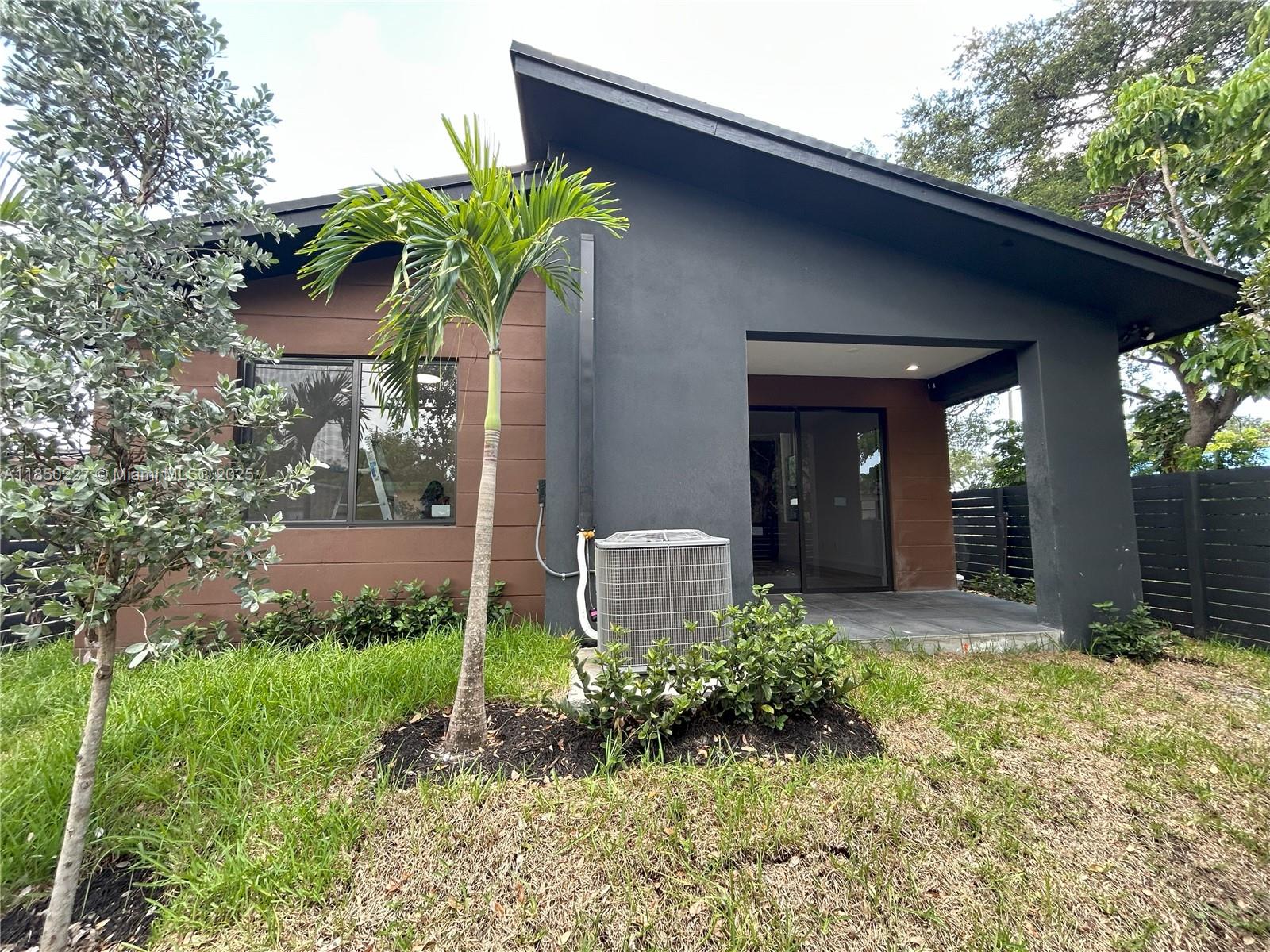 LIBERIA - Residential