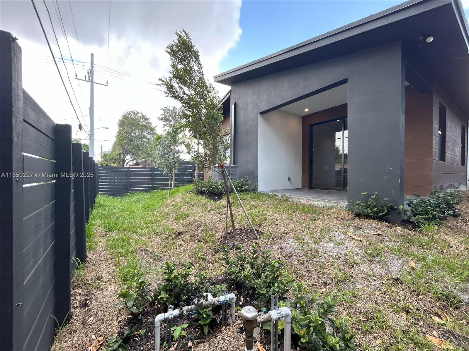 LIBERIA - Residential