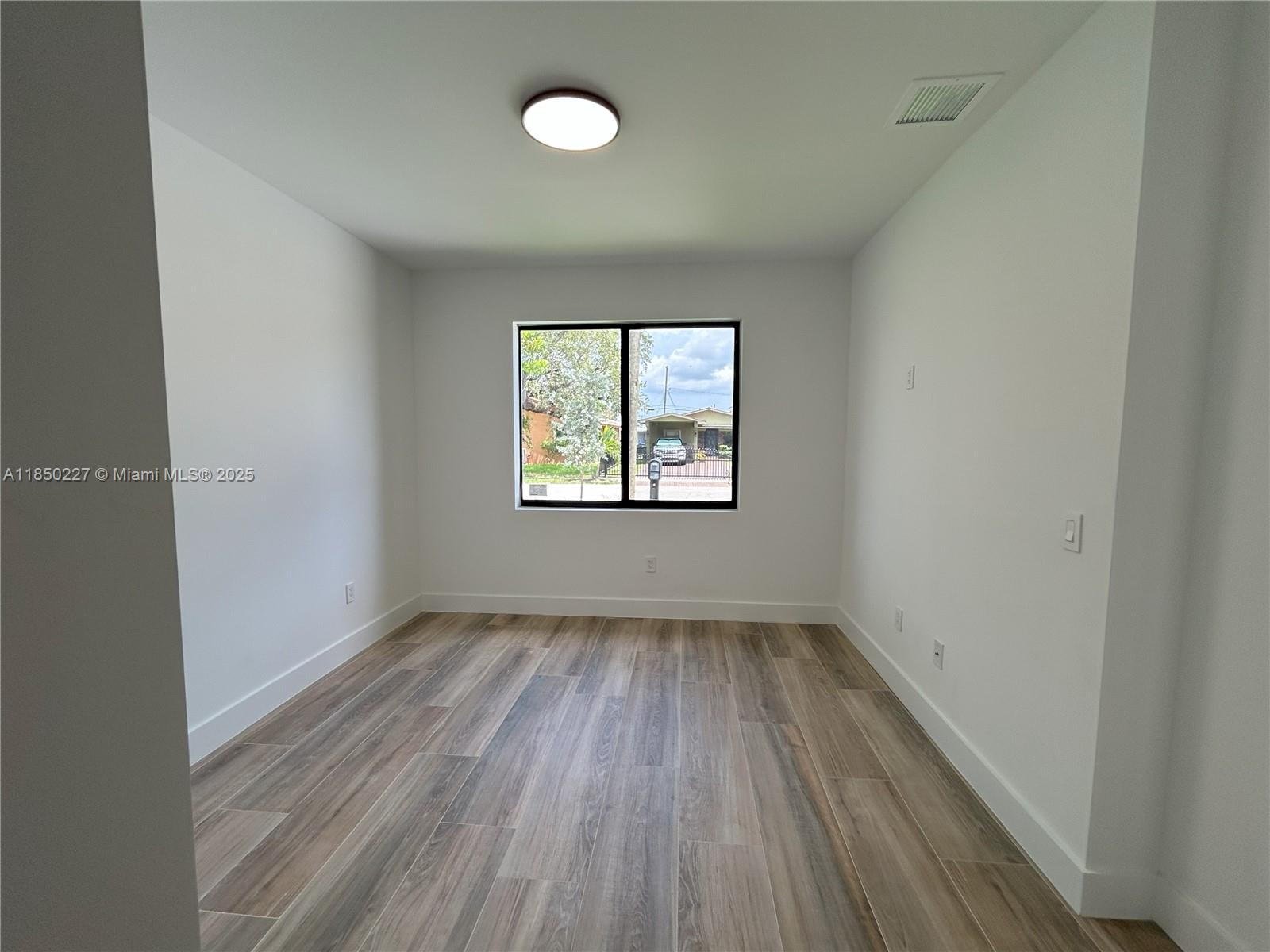 LIBERIA - Residential