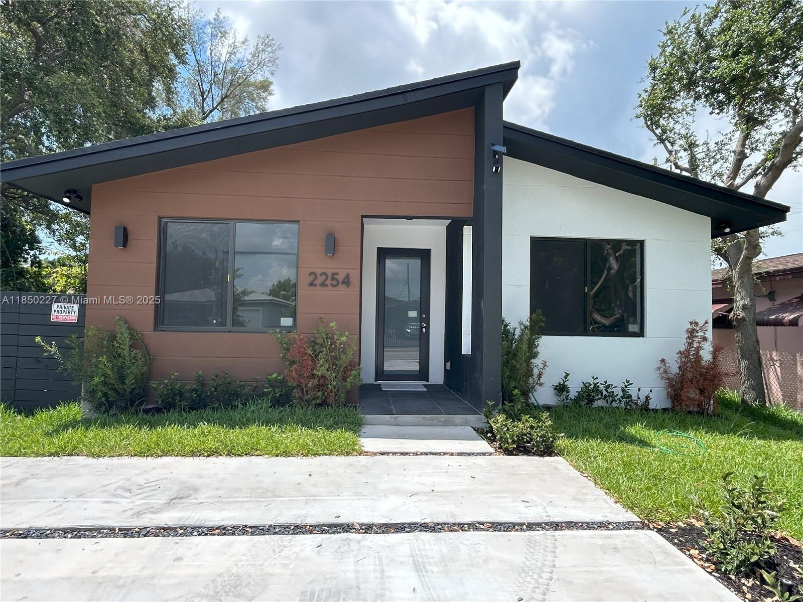 LIBERIA - Residential