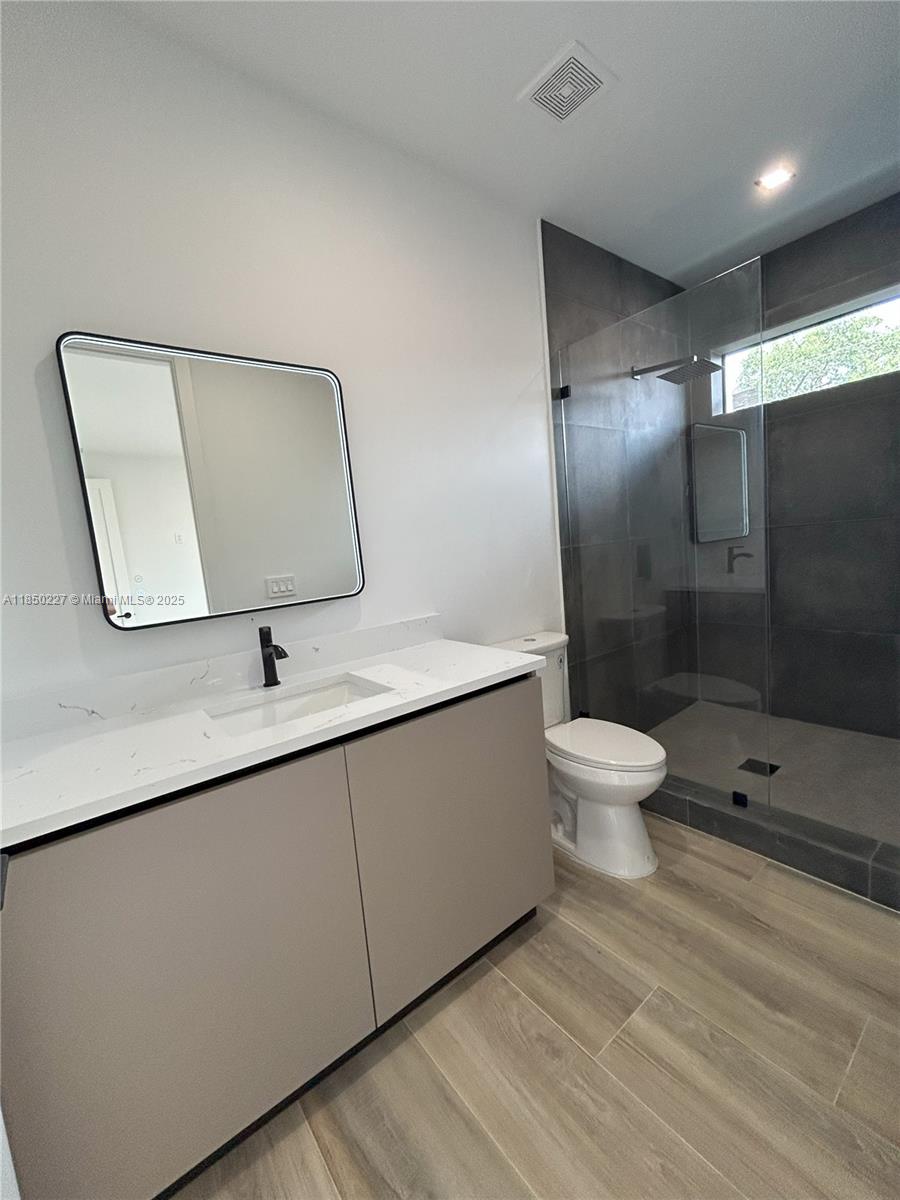 LIBERIA - Residential