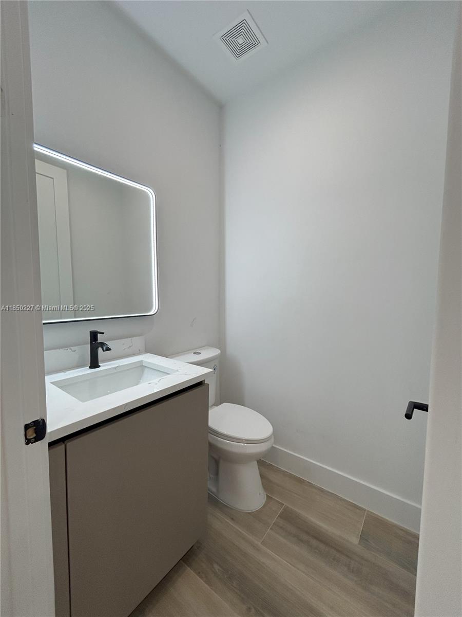 LIBERIA - Residential