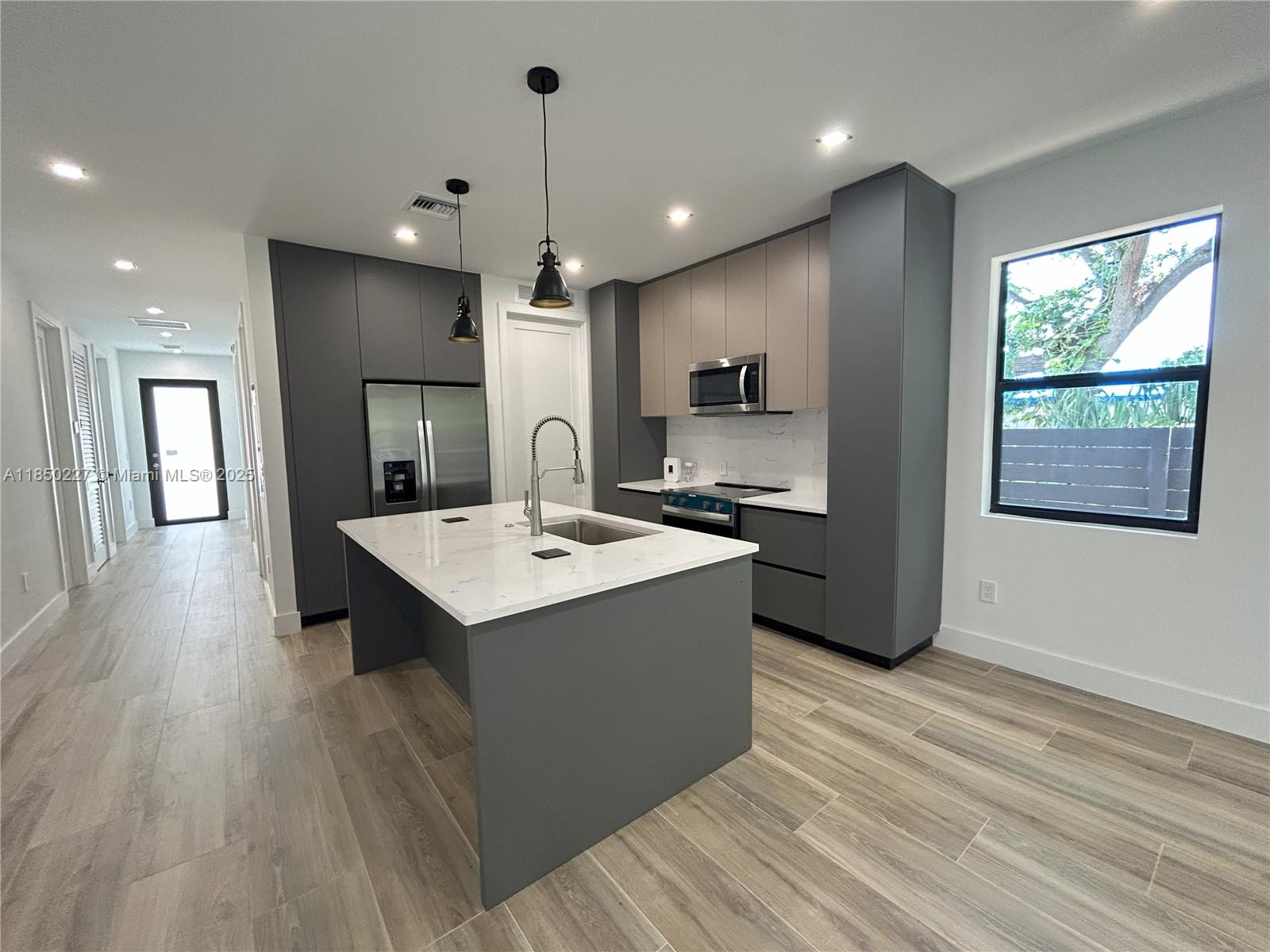 LIBERIA - Residential