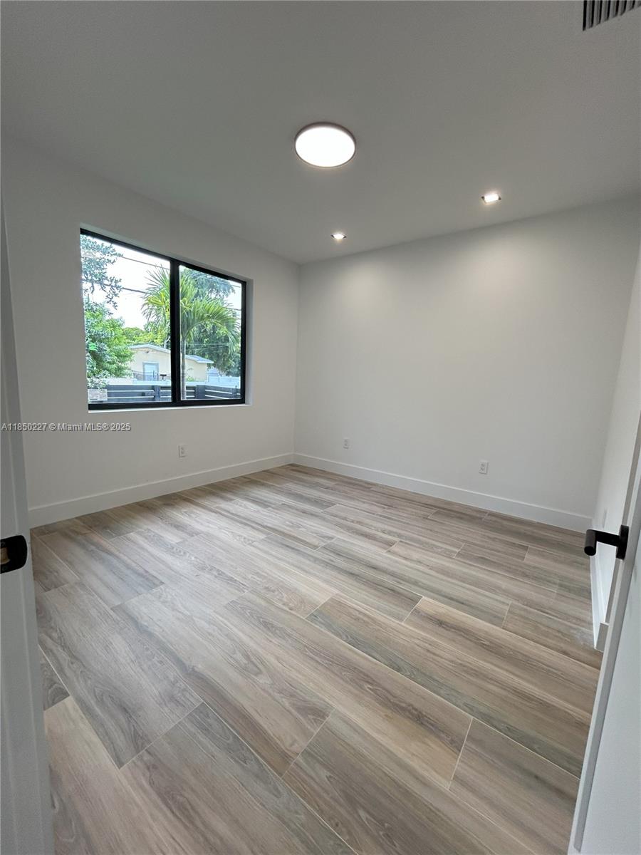 LIBERIA - Residential