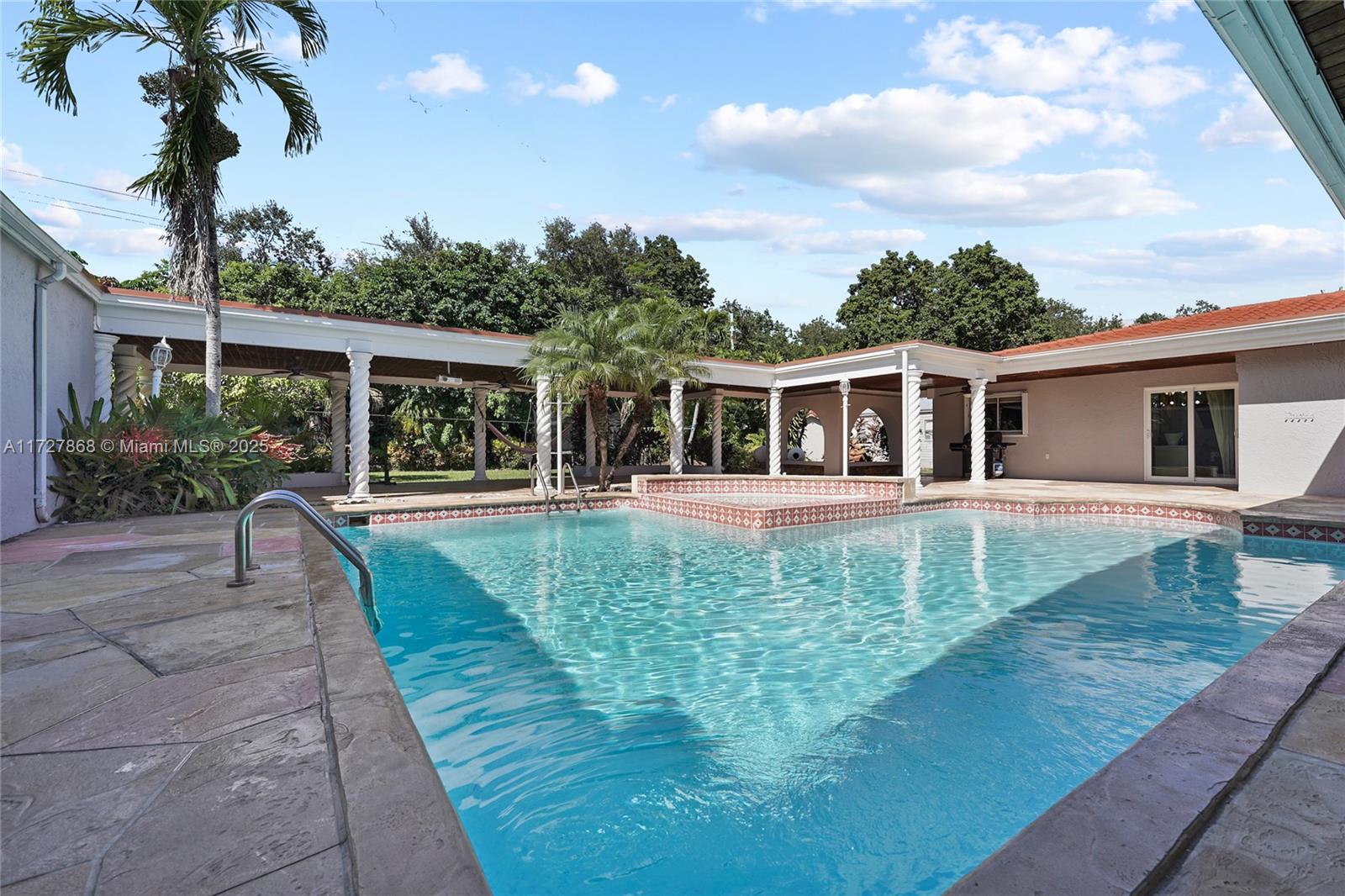 Pinecrest - Residential