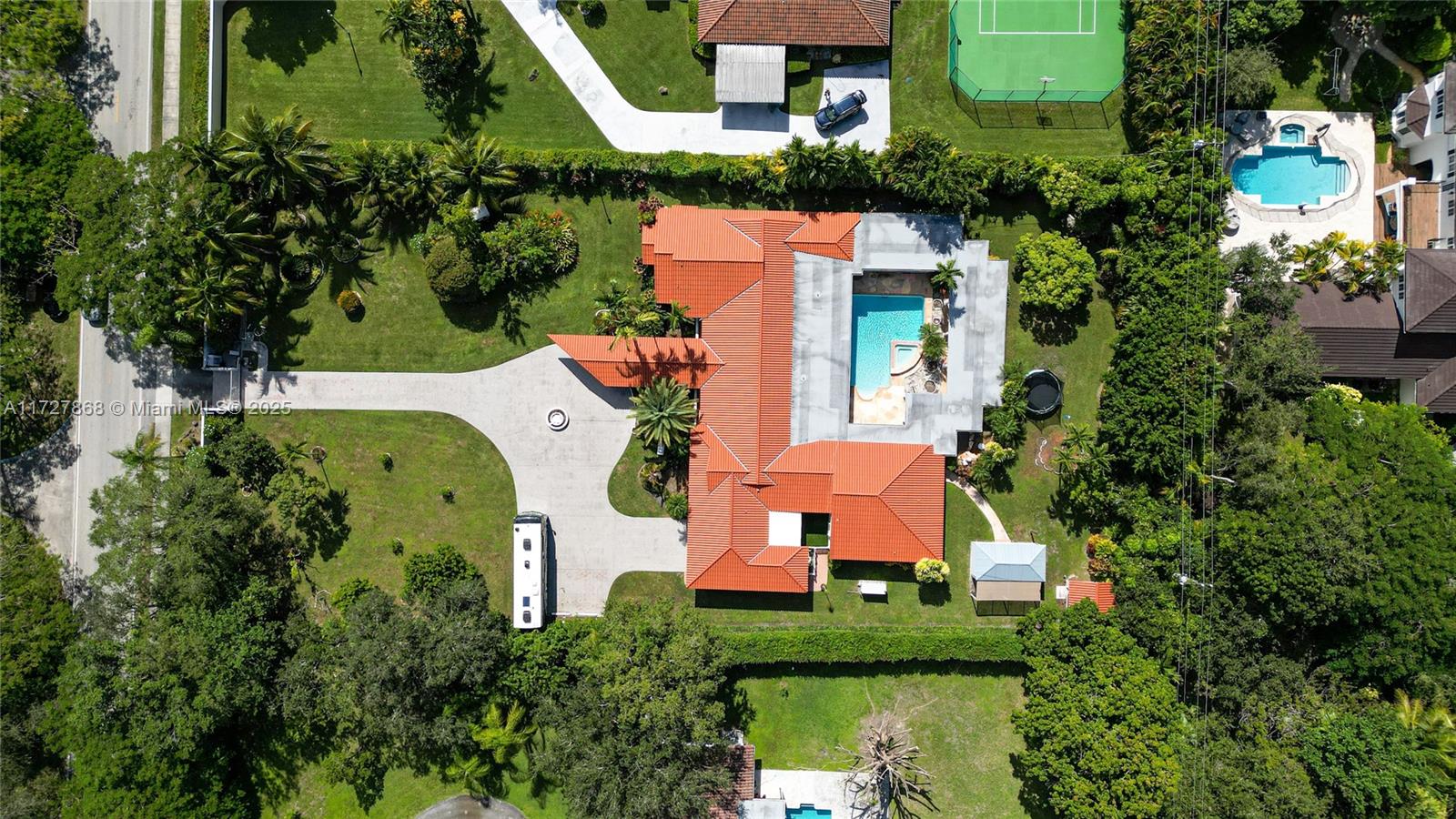 Pinecrest - Residential