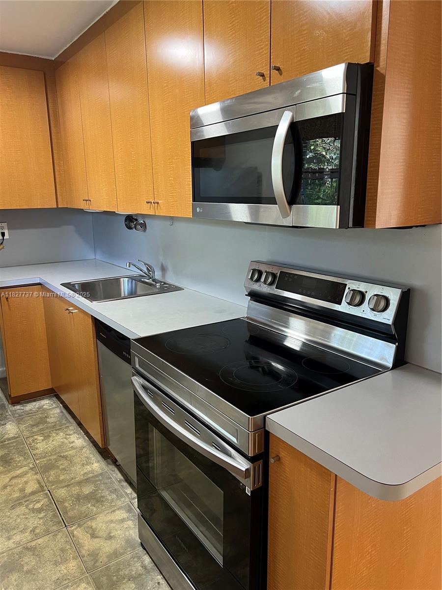 HERITAGE CONDO - Residential