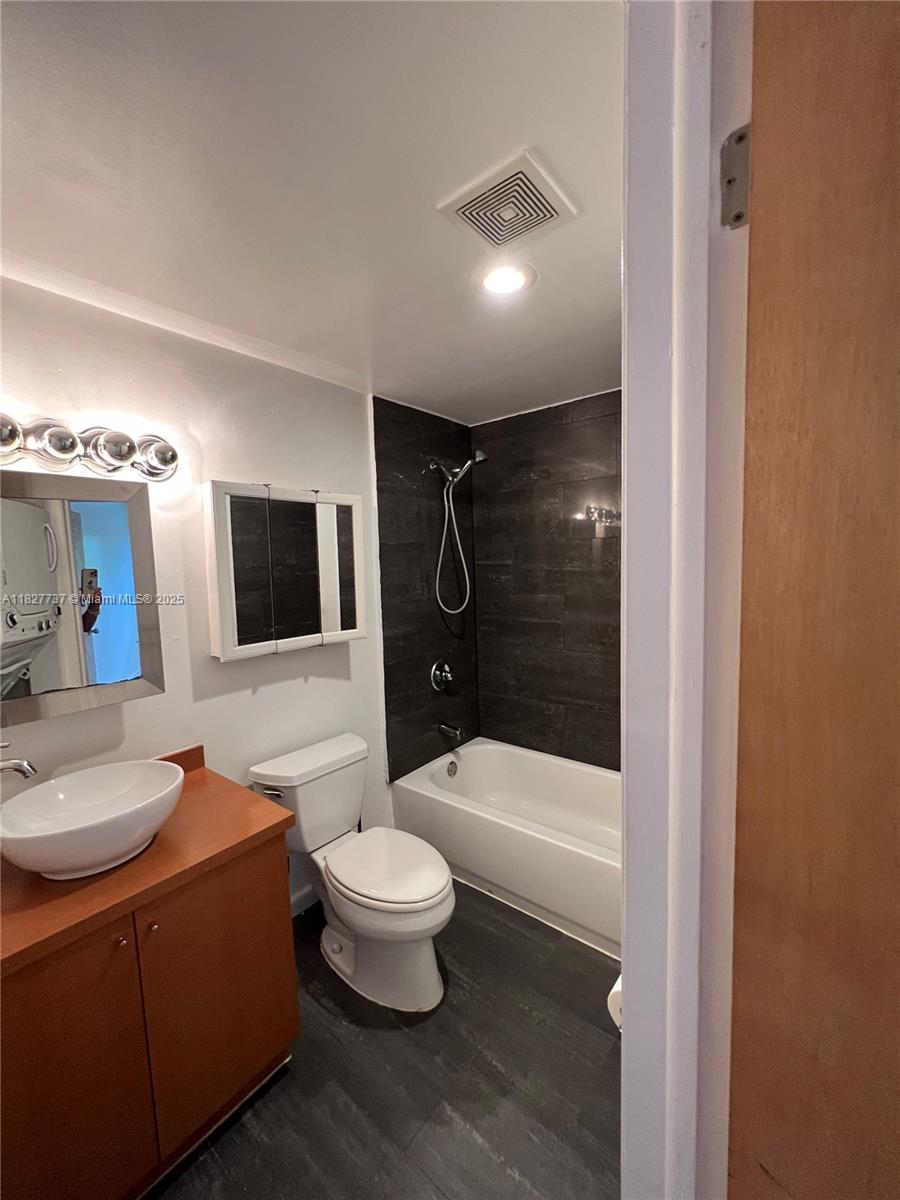 HERITAGE CONDO - Residential