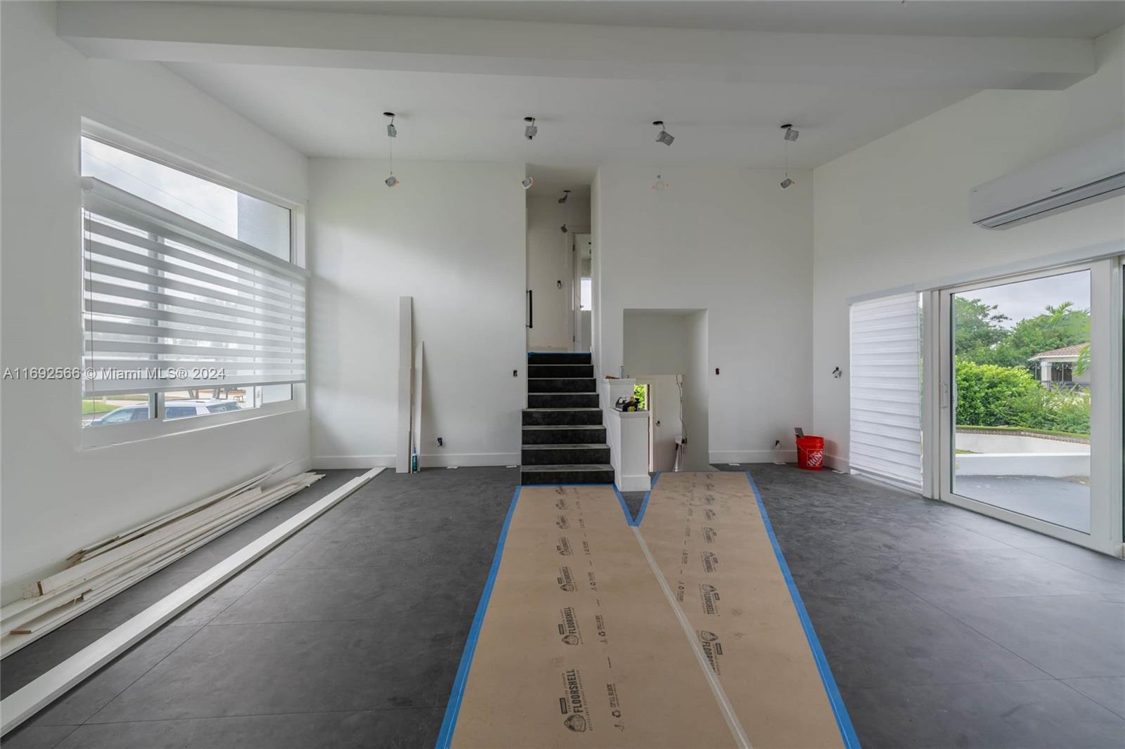 LAUDERDALE ISLES NO 2-BLK - Residential
