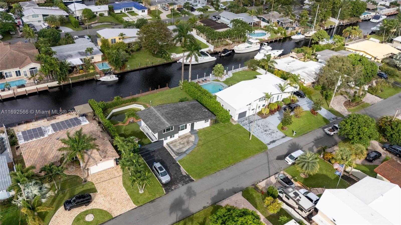 LAUDERDALE ISLES NO 2-BLK - Residential