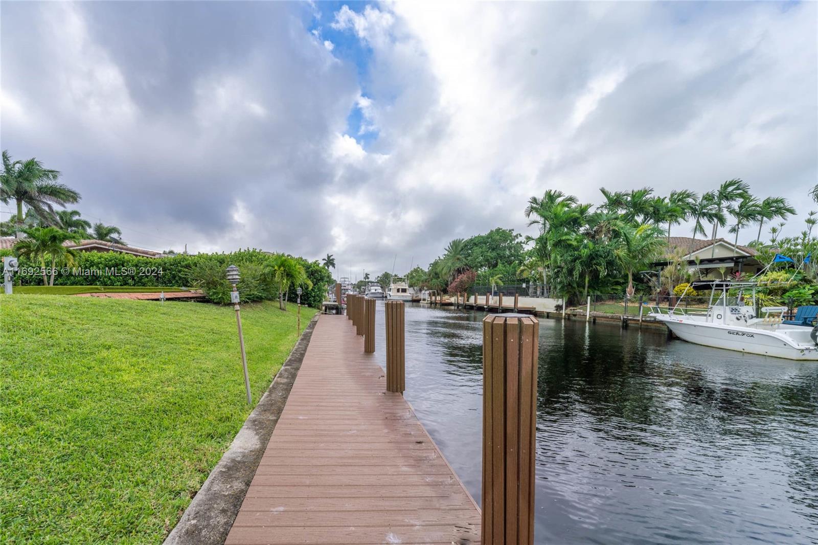 LAUDERDALE ISLES NO 2-BLK - Residential
