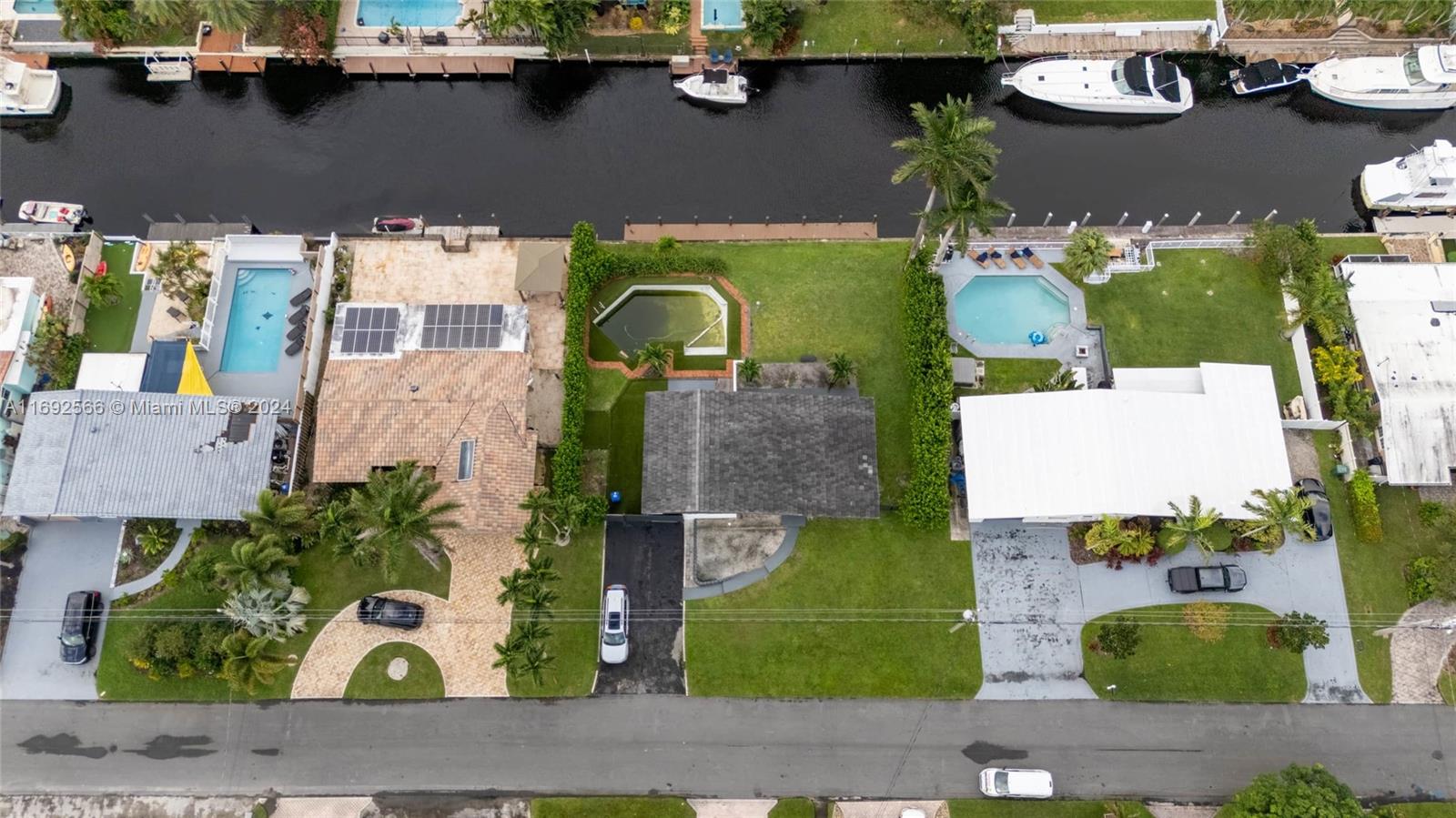 2537 Marathon Ln