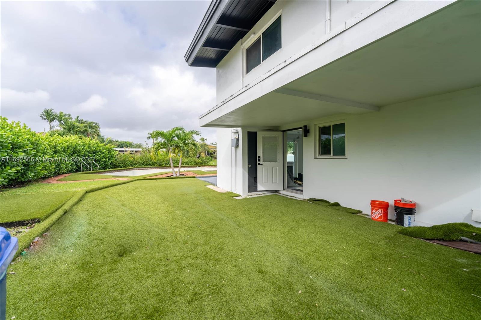 LAUDERDALE ISLES NO 2-BLK - Residential