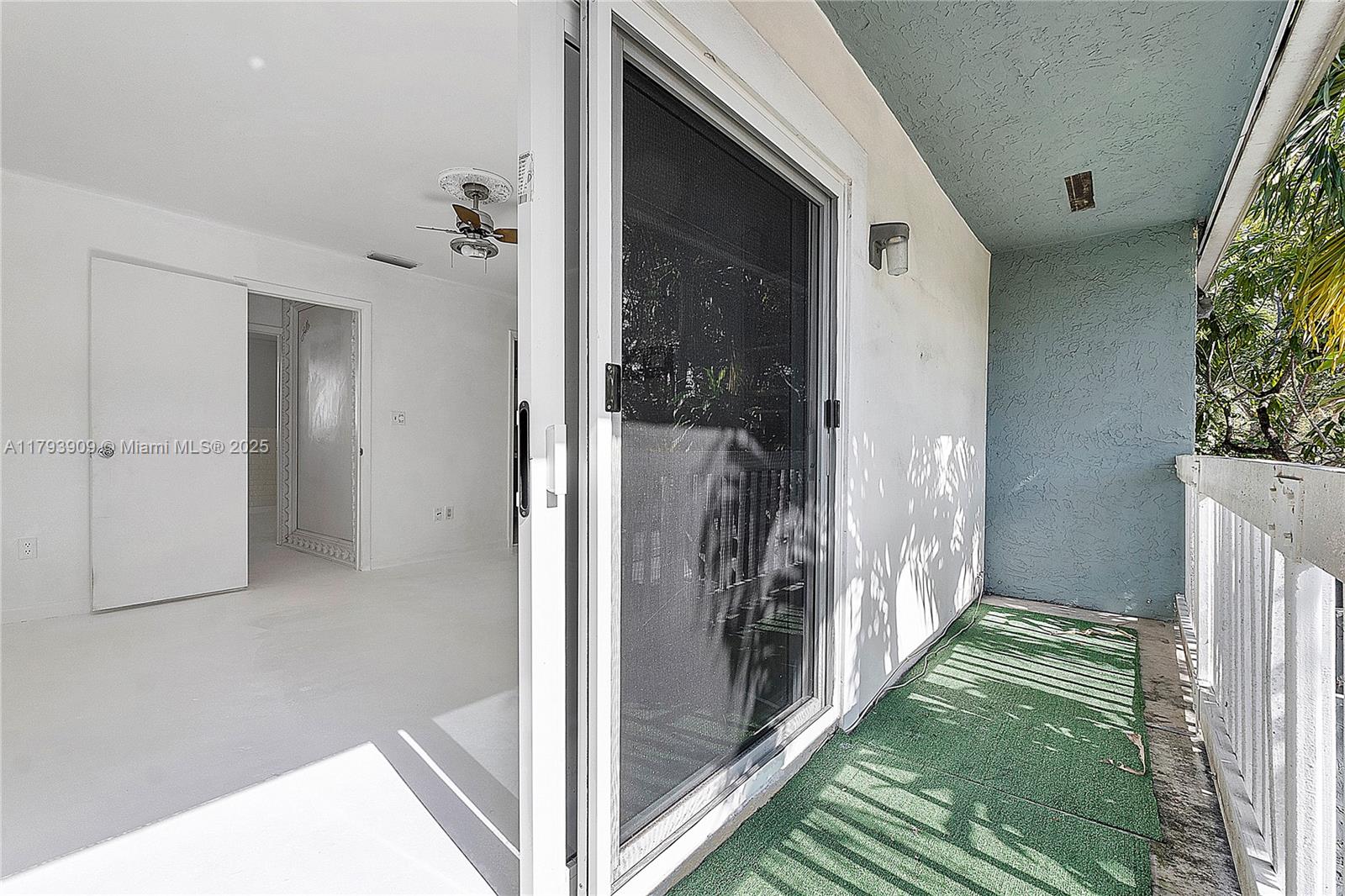CORONA BAY TOWNHOUSES CON - Residential