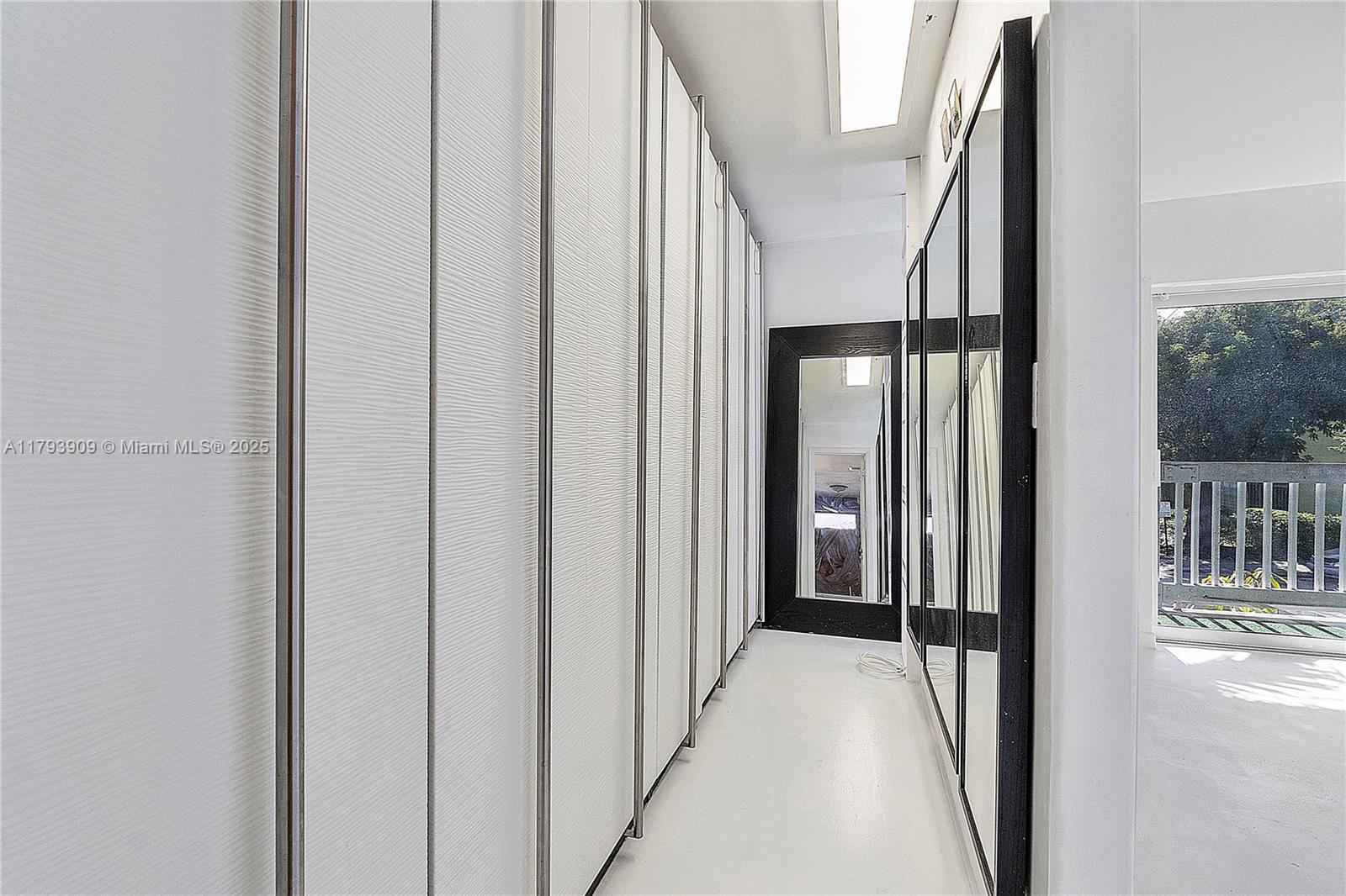 CORONA BAY TOWNHOUSES CON - Residential