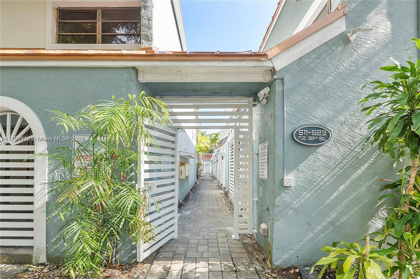 Property for Sale at 517 Ne 38th St 9, Miami, Broward County, Florida - Bedrooms: 2 
Bathrooms: 2  - $525,000