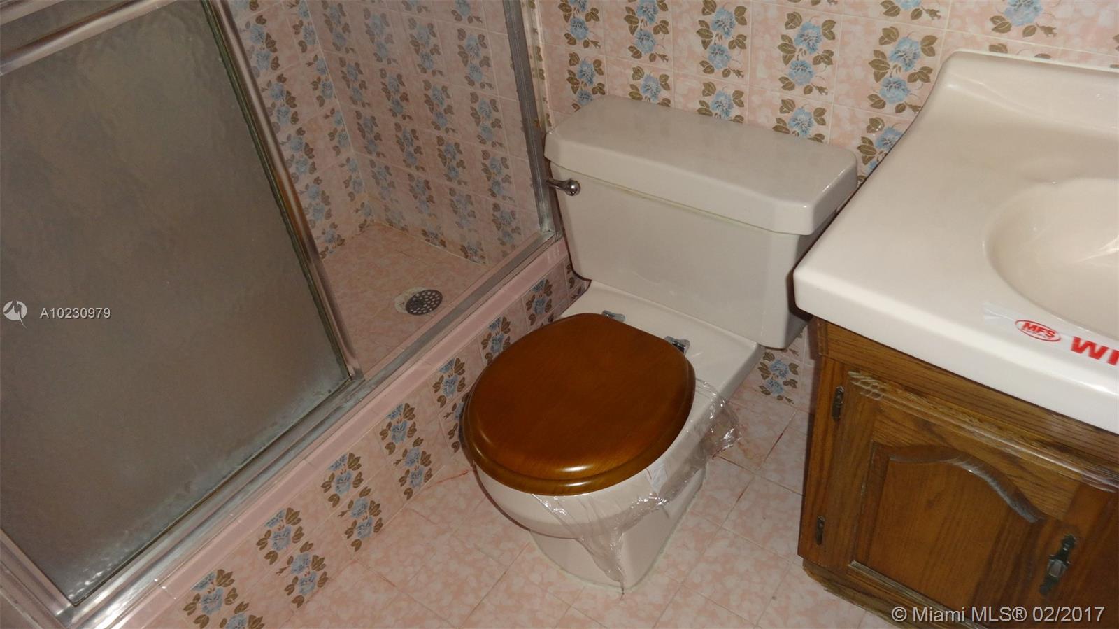 PALM SPRINGS ESTS 6TH ADD - Residential