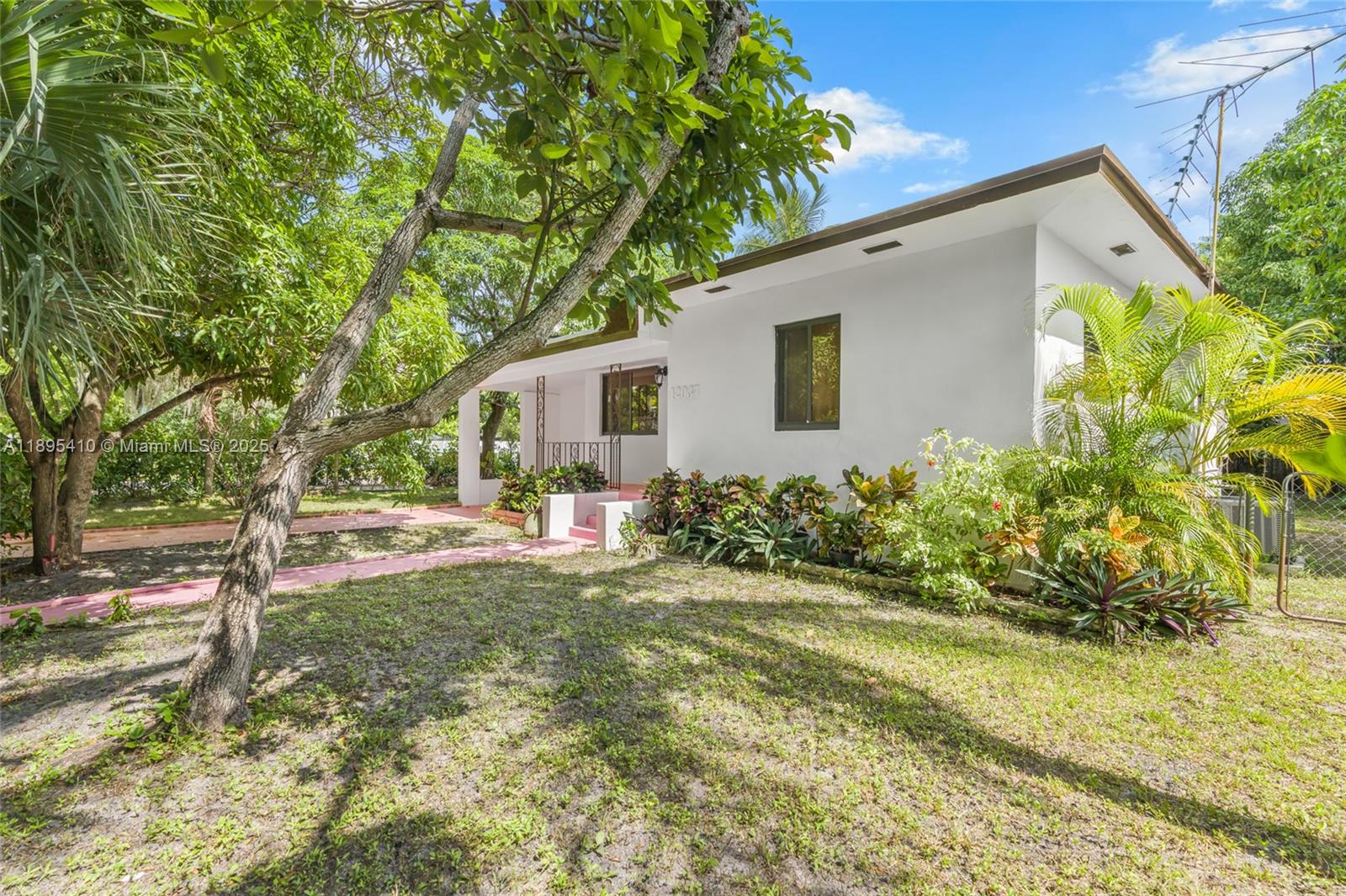 NORTH SHORE HEIGHTS - Residential
