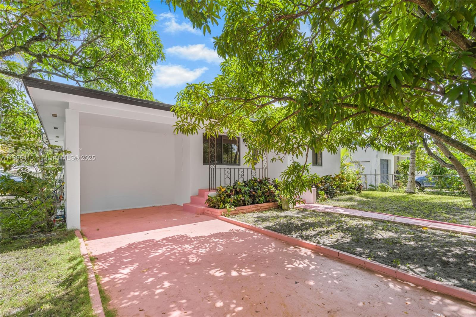 NORTH SHORE HEIGHTS - Residential